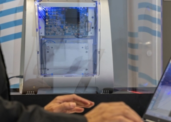 Novo computador quântico educacional passa a ser usado no Senai
