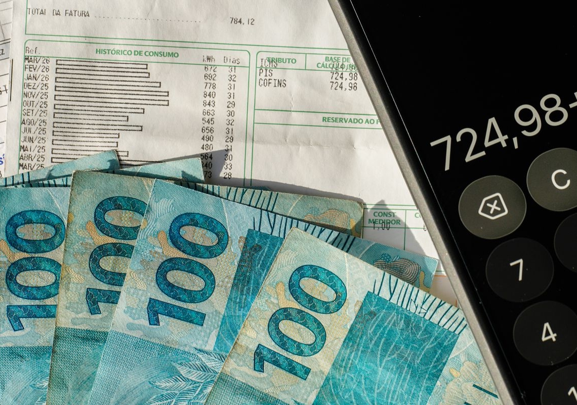 Arrecadação federal ultrapassa R$ 2 trilhões em oito meses