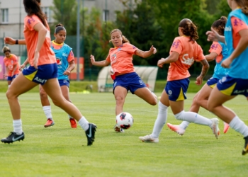 Lei torna futebol feminino prioridade na política de esporte — Senado Notícias