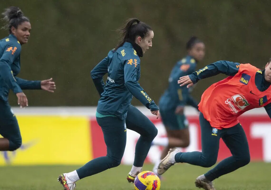Seleção feminina estreia no Beira-Rio em amistoso contra Argentina