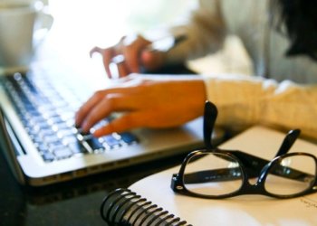 Programa oferece cursos gratuitos sobre IA para professores