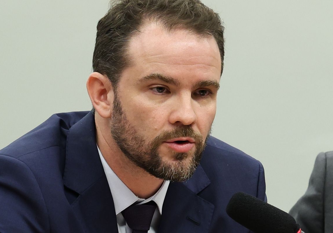 Governo buscará cumprir meta fiscal com diálogo, diz Durigan