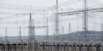 Aneel prevê três leilões de transmissão de energia em 2027