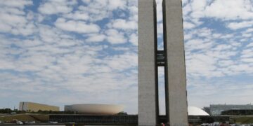 Perfil mais conservador deve mudar agenda do Congresso, diz professor