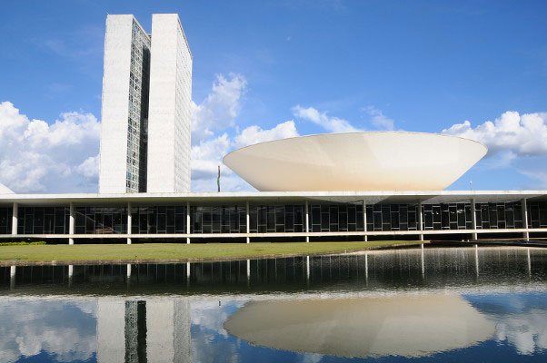 Projeto cria política de incentivo à inclusão de ciclovias em rodovias federais