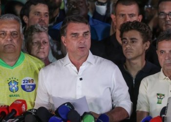 PF investiga circunstâncias da fuga de Flávio Bolsonaro do Brasil