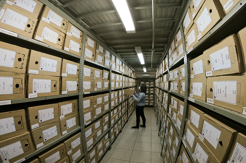 Arquivistas do Senado ajudam a guardar e contar a história do Brasil — Senado Notícias