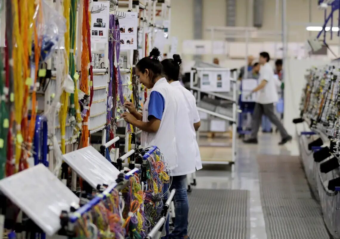 Faturamento da indústria cai 3,5% em agosto, informa CNI
