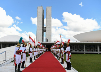 Presidente e governadores eleitos tomam posse em novas datas em 2027 — Senado Notícias