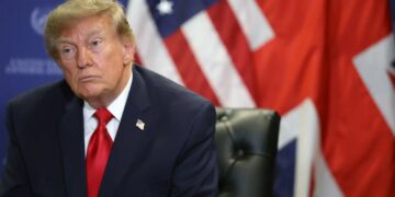 Trump diz acompanhar de perto eleição brasileira e não declarar apoio