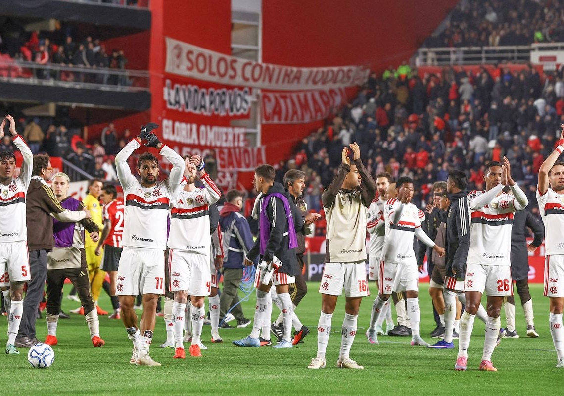Sem chutar a gol na Argentina, Flamengo sobrevive na Libertadores