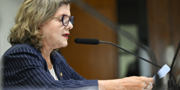 Projeto prevê alerta em veículos novos contra esquecimento de crianças e pets — Senado Notícias
