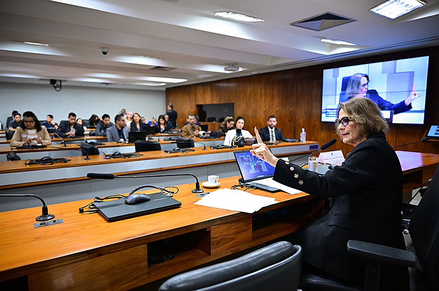 Debate na CDH aponta lacunas na capacitação contra violência a crianças — Senado Notícias