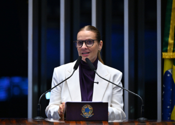Toma posse a senadora Leany Lemos — Senado Notícias