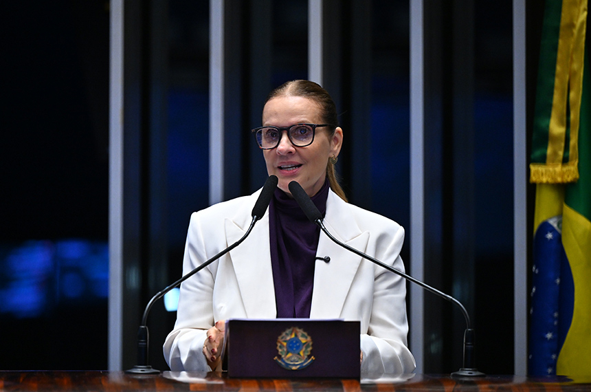 Toma posse a senadora Leany Lemos — Senado Notícias