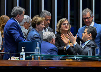 PEC do fim da escala 6×1 passa por 2ª sessão de discussão no Plenário — Senado Notícias