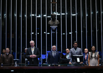 Sessão especial homenageia associação católica que evangeliza pela TV e internet — Senado Notícias