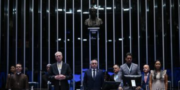 Sessão especial homenageia associação católica que evangeliza pela TV e internet — Senado Notícias
