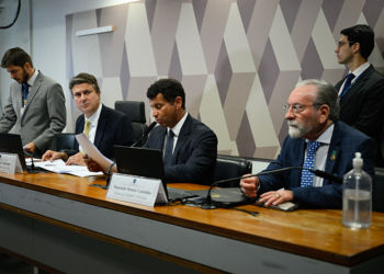 Comissão mista aprova MP que exige exame para exercício da medicina — Senado Notícias