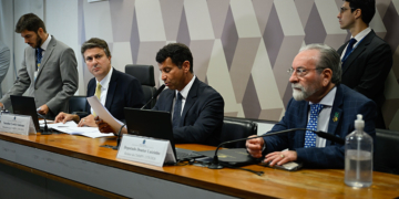 Comissão mista aprova MP que exige exame para exercício da medicina — Senado Notícias