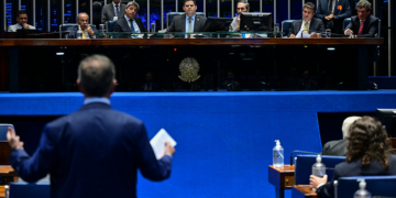 Enamed será obrigatório para exercício da medicina, aprova Senado — Senado Notícias