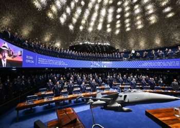 Senado faz homenagem ao primeiro voo do 14-Bis e ao Dia da Força Aérea Brasileira — Senado Notícias
