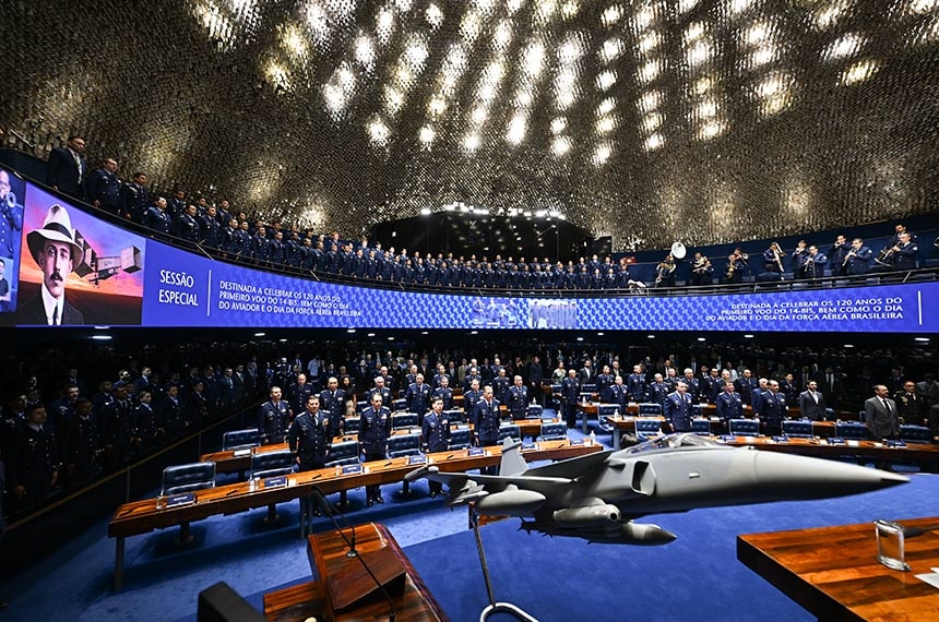 Senado faz homenagem ao primeiro voo do 14-Bis e ao Dia da Força Aérea Brasileira — Senado Notícias