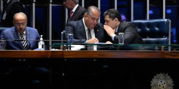 Aprovada ampliação do adicional de fronteira para servidores federais — Senado Notícias