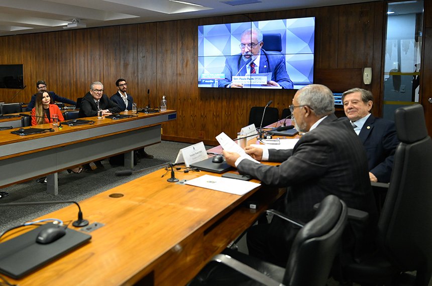 Frente Parlamentar pela Paz Mundial aprova alteração estatutária — Senado Notícias