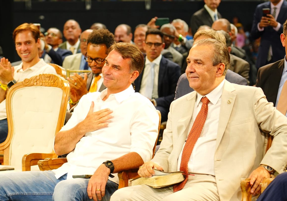 Flávio passa domingo reunido com prefeitos e vereadores de São Paulo