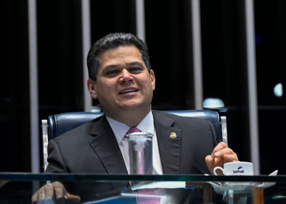Davi celebra terceira descoberta de petróleo em poço no litoral do Amapá — Senado Notícias