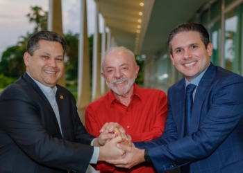Davi Alcolumbre e Hugo Motta visitam presidente Lula — Senado Notícias