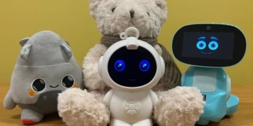 Brinquedos com IA trazem riscos e exigem atenção dos pais, alerta pediatra da Hapvida