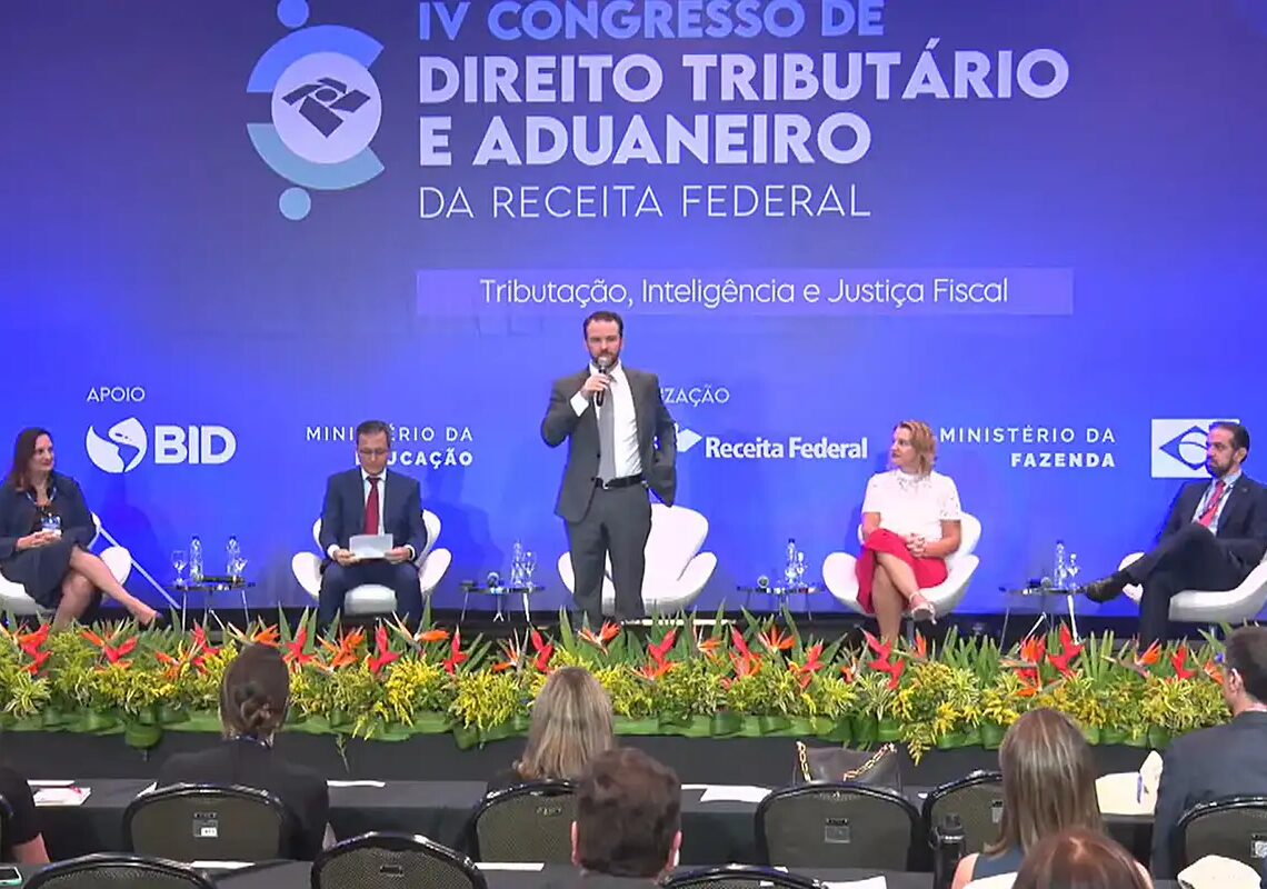 Durigan defende Receita como plataforma de inteligência do Estado