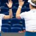 Dupla de Stefani bate campeãs olímpicas e avança à semi em Pequim
