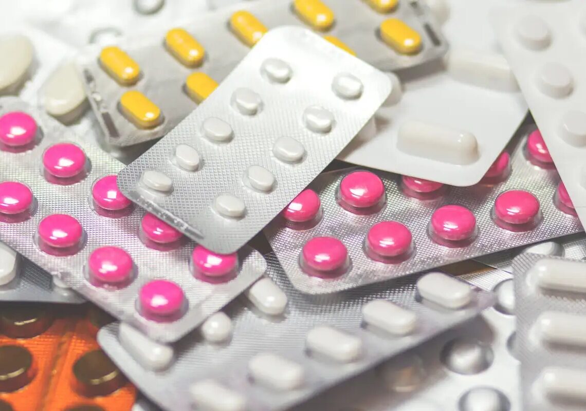 Anvisa proíbe lotes de medicamento para tratar câncer