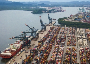 Sindicato aciona MPF contra cobrança a caminhoneiros em pátios do Porto de Santos