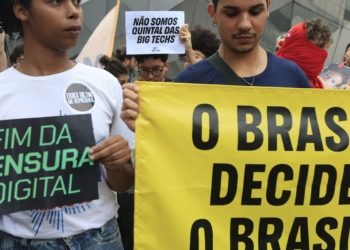 Sociedade civil manifesta preocupação ao TSE por censura nas redes