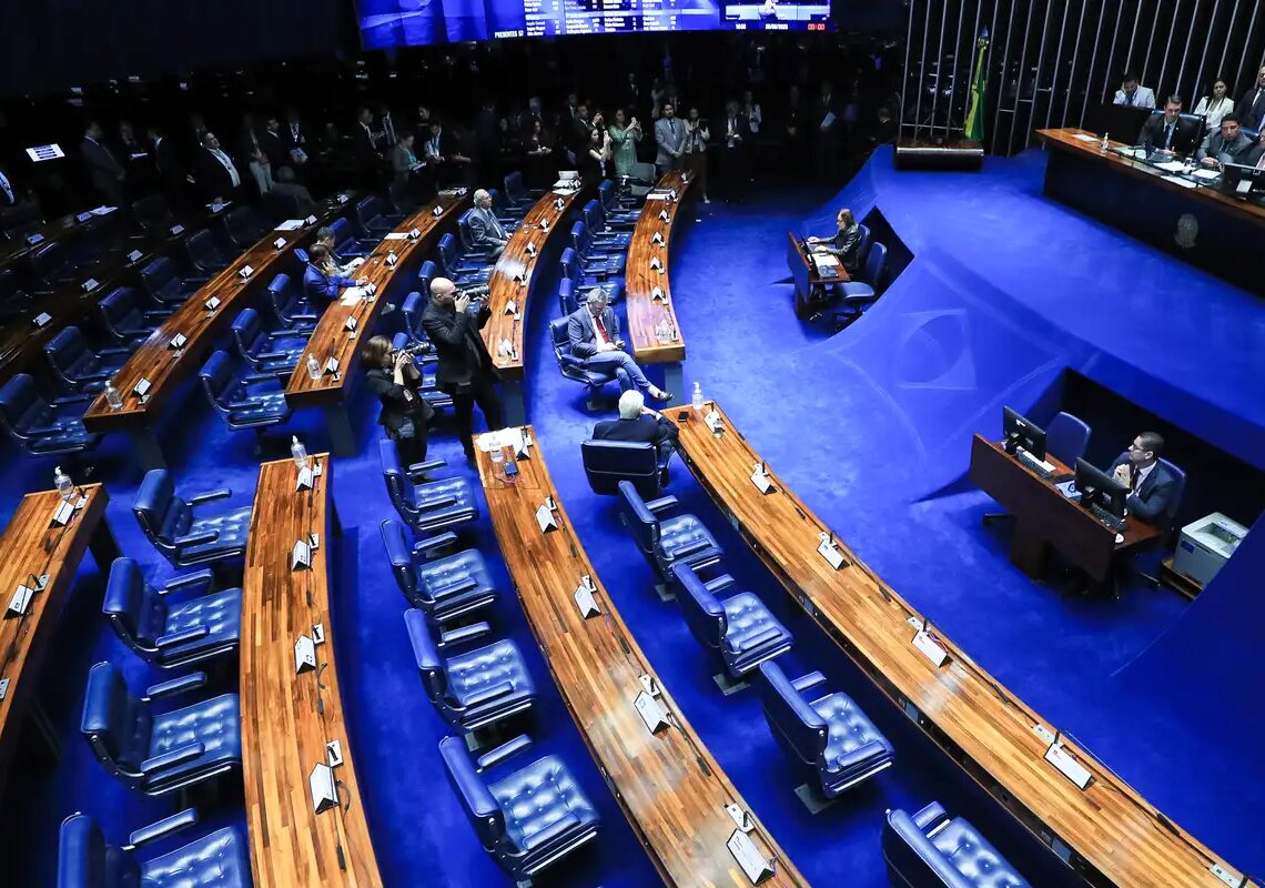 Votos para o Senado exigem atenção redobrada do eleitor