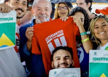 Lula garante versão universitária do “Pé de Meia” caso seja reeleito