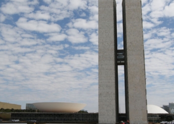 Presidente do Senado marca para segunda votação do fim da escala 6×1