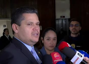 Votação mais rápida do fim da escala 6×1 depende dos senadores, diz Davi — Senado Notícias