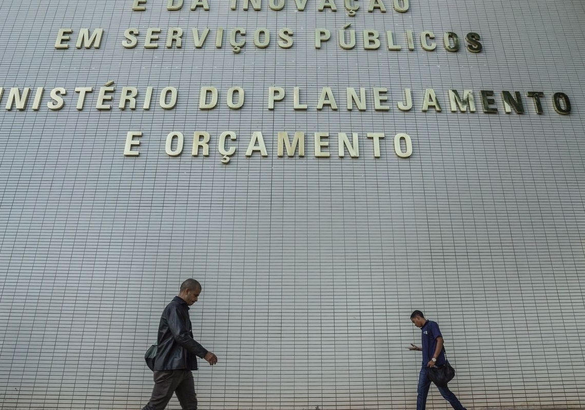 Governo pretende realocar R$ 20 bilhões no Orçamento de 2027