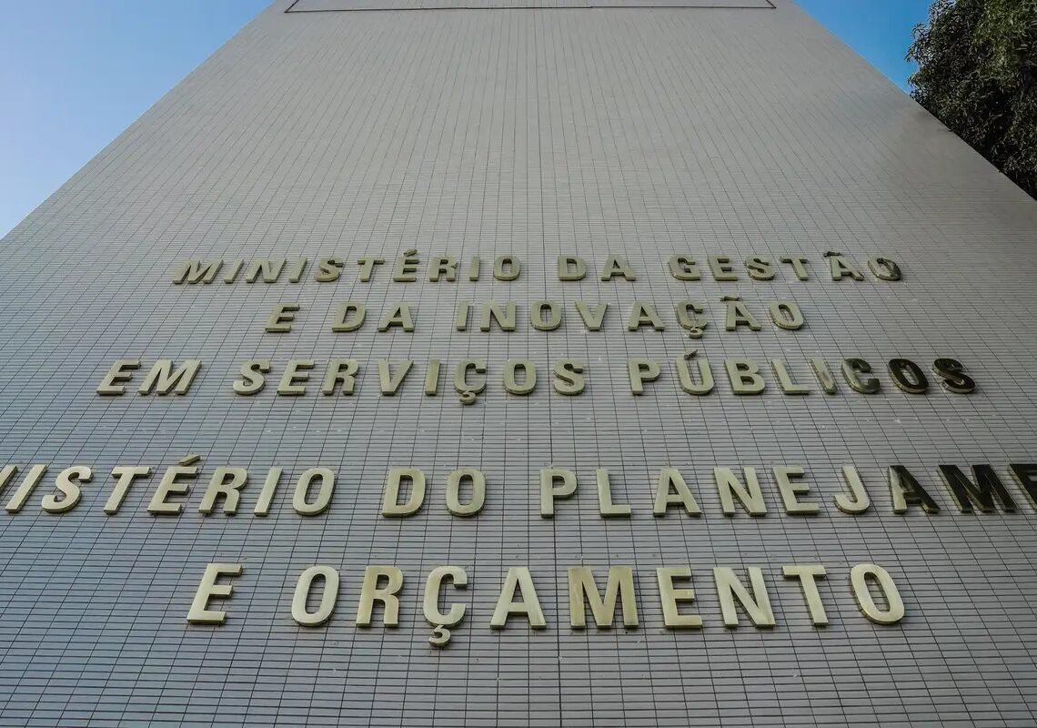Governo libera R$ 5,2 bilhões para reforçar assistência social e saúde