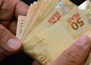 Número de superendividados no Brasil cresceu 75% em cinco anos, diz BC