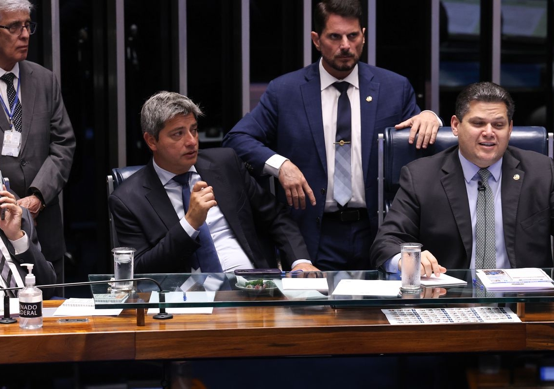 Alcolumbre retira PEC da Segurança Pública da pauta do Senado