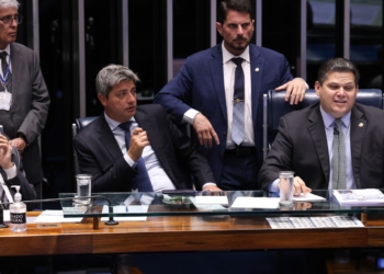 Alcolumbre retira PEC da Segurança Pública da pauta do Senado