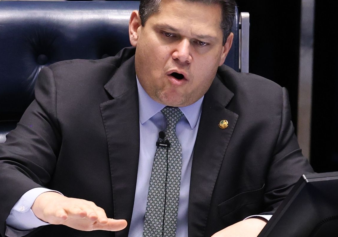 Alcolumbre vai promulgar fim da escala 6×1 nesta sexta