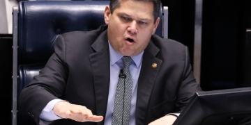 Alcolumbre vai promulgar fim da escala 6×1 nesta sexta