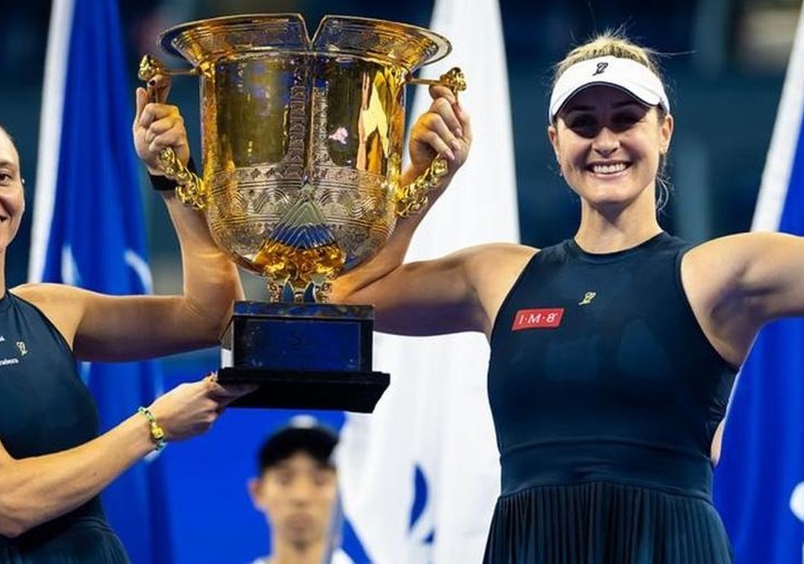 Dupla de Stefani fatura WTA 1000 de Pequim, o 5º título na temporada
